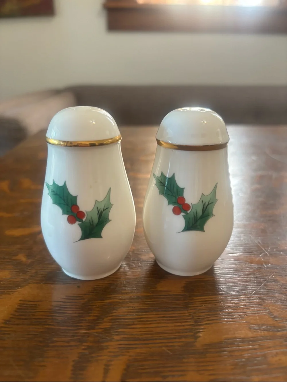 Mikasa White Porcelain Holly Salt and Pepper Shakers with Gold Trim